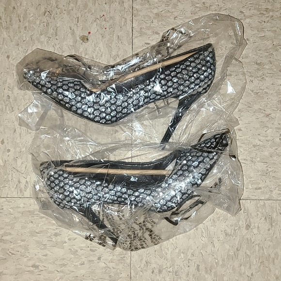 Michael Kors Shoes - NEW♥️SALE♥️Michael Kors Pumps